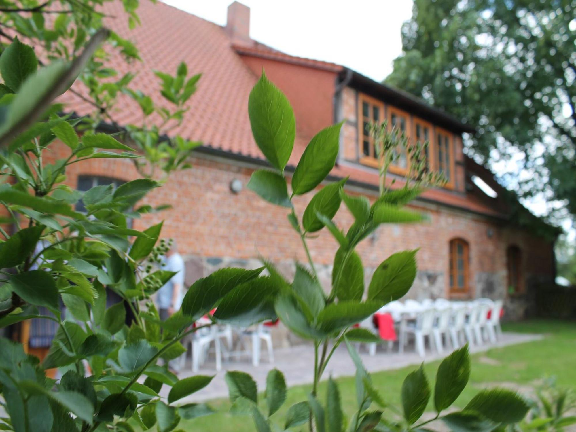 Mansion In With Terrace Garden Bbq Pond Bicycles *